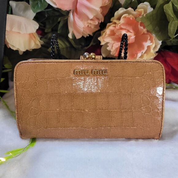 Authentic MIU MIU Crocodile-Embossed Wallet - Picture 3 of 17
